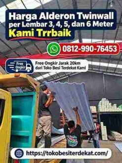 Tim gudang memuat lembaran atap Alderon ke kendaraan pengiriman